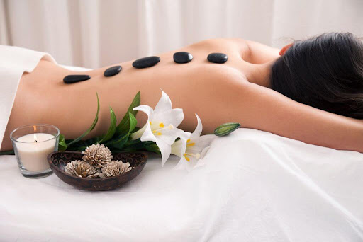 Đá basalt được làm nóng trong thiết bị chuyên dụng và được kiểm tra nhiệt độ cẩn thận