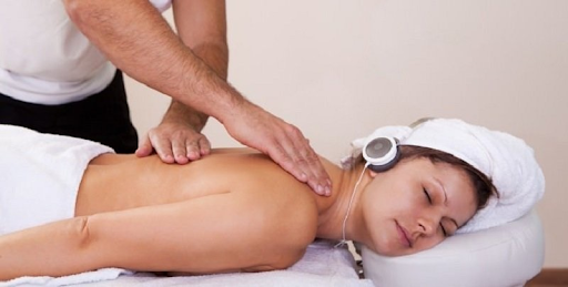Lưu ý khi lựa chọn dịch vụ massage tinh dầu