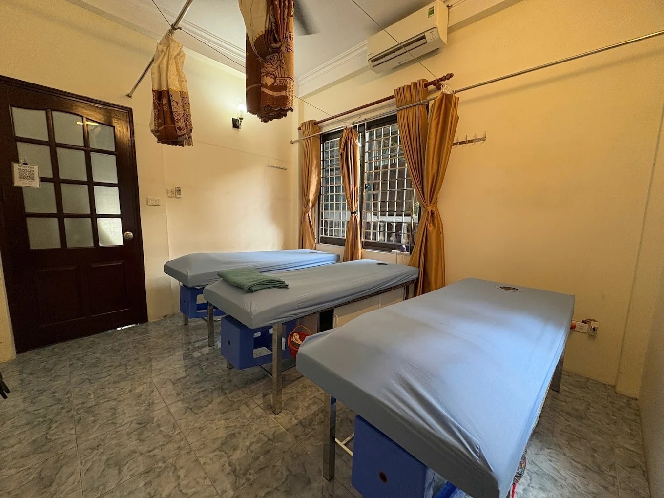 Thành Lụa Tẩm Quất Massage Người Mù