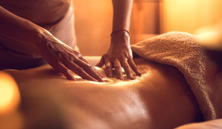 Cách massage cho người yêu vùng lưng
