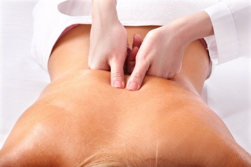 Massage bấm huyệt là gì?