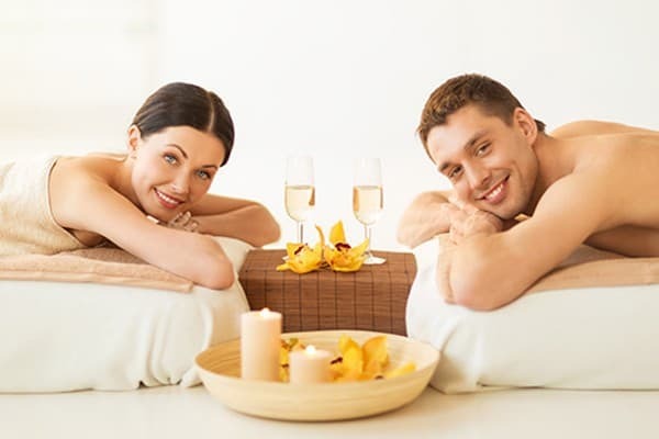 Massage cặp đôi tại nhà có phải lựa chọn phù hợp?